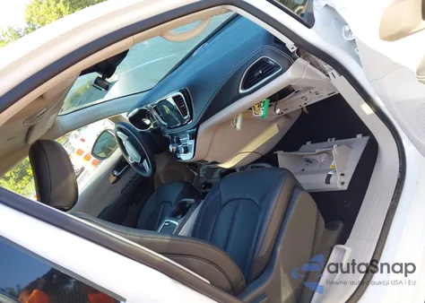 2023 Chrysler Pacifica Hybrid Touring L z USA, uszkodzony, nr VIN 2C4RC1L76PR543964